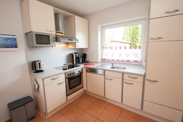 Apartment | Eigene Küche | Kühlschrank, Mikrowelle, Herdplatte, Geschirrspüler