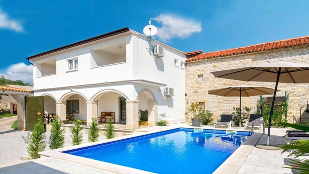 Unclassified image, 1 of 1, button - Villa Martin (Tinjan)