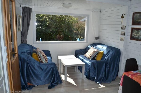 House | Living room | TV - Föhr Ferienhaus, Am Kliff 06 (Nieblum)