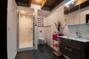 House | Bathroom - Haus am Pütz- Ferienhaus (Wintrich)