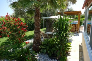 House | Property grounds - Esperides (Marathon)