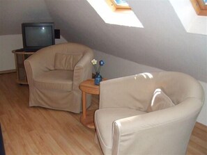 House (DÄMD10001 - Haus Middeldor) | Living room