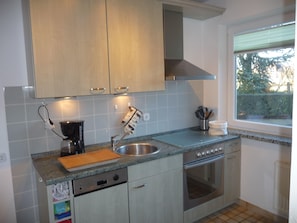 Ferienhaus (VIDS10C15 - FeHaus 'Huus Oostsied') | Eigene Küche | Kühlschrank