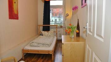 Apartment | 2 bedrooms, cots/infant beds, free WiFi