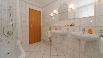 Apartment | Badezimmer