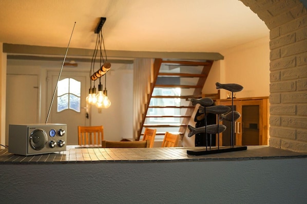 Hus | Eget kök | Kylskåp, mikrovågsugn, spishäll och diskmaskin