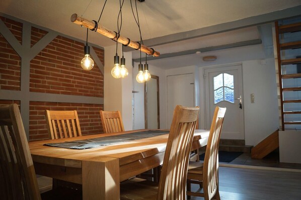 Ferienhaus | Eigene Küche | Kühlschrank, Mikrowelle, Herdplatte, Geschirrspüler