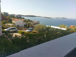 Apartment (Beach House Paradiso mit Meerblick un) | Exterior
