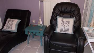 Apartment | Living room | TV