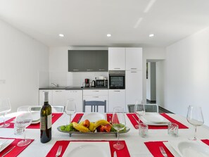 Ferienhaus (Villa Dragica mit Pool auf Terasse nu) | Eigene Küche | Kühlschrank