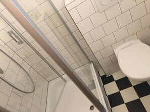 Apartment | Bathroom