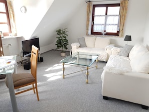 Apartment | Wohnzimmer | Fernseher