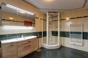Apartment | Badezimmer