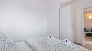 1 bedroom, cots/infant beds, free WiFi