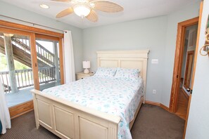 4 bedrooms, iron/ironing board, free WiFi, bed sheets