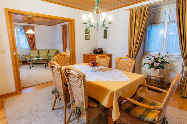 Apartment (Ferienwohnung "Im Kelterhaus", Wohnun) | Eigene Küche