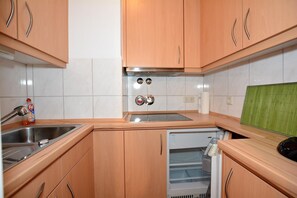 Apartment ("Borkum Vier") | Eigene Küche | Kühlschrank