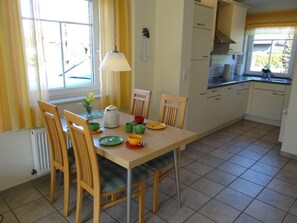 Apartment | Eigene Küche | Kühlschrank, Mikrowelle, Herdplatte, Geschirrspüler