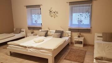 Apartemen (Eifel Dream Ferienwohnung Zingsheld) | 2 kamar tidur dan tempat tidur bayi