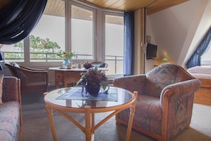 Apartment | Wohnzimmer | Fernseher