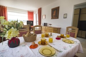 Apartment | Eigene Küche | Kühlschrank, Mikrowelle, Herdplatte, Geschirrspüler