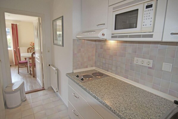 Apartment | Eigene Küche | Kühlschrank, Mikrowelle, Herdplatte