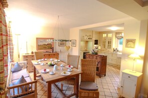Ferienhaus | Eigene Küche | Kühlschrank, Mikrowelle, Herdplatte, Geschirrspüler