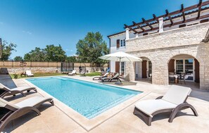 Biệt thự (Villa San Kirin Magnolia) | Hồ bơi