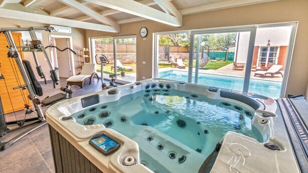 Villa (Villa San Kirin Magnolia) | Spa