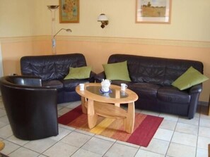 Apartment | Living room | TV - Ferienwohnung Strandstr. EG (Nieblum)