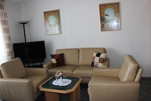 Apartment | Wohnzimmer | Fernseher