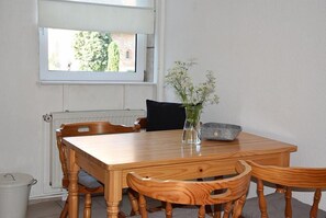 Apartment | Private kitchen | Fridge, microwave, stovetop, dishwasher - Möwe (Fehmarn)