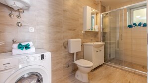 Villa | Badezimmer