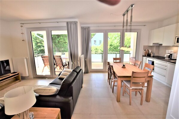 Apartment (Wellenreiter Seestr 7 Appat 8 H) | Private kitchen | Stovetop, dishwasher