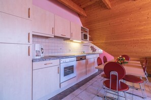 Apartment | Eigene Küche | Kühlschrank, Mikrowelle, Herdplatte, Geschirrspüler