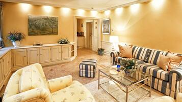 Apartment | Living room | TV