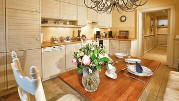 Apartment | Private kitchen | Fridge, stovetop, dishwasher, coffee/tea maker