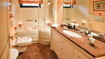 Apartment | Bathroom