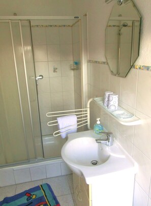 Apartment | Badezimmer