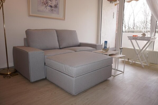 Apartment | Living room | TV - Land und Meer Whg. 24 (Cuxhaven)
