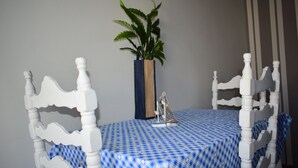 Apartment | In-room dining - 6 People Apartment near Downtown (Nikaia-Agios Ioannis Rentis)