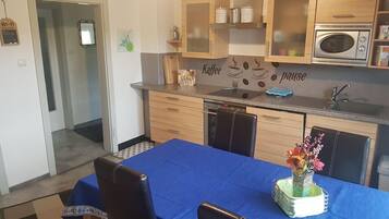 House | Private kitchen | Fridge, microwave, stovetop, dishwasher