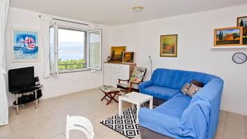 Apartment | Living room | TV