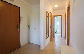 Apartment | 2 bedrooms, cots/infant beds, free WiFi
