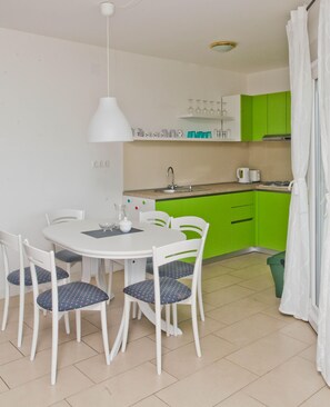 Apartment | Eigene Küche | Kühlschrank