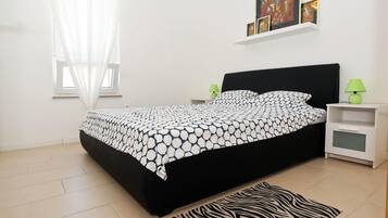 Apartment | 2 bedrooms, cribs/infant beds, free WiFi