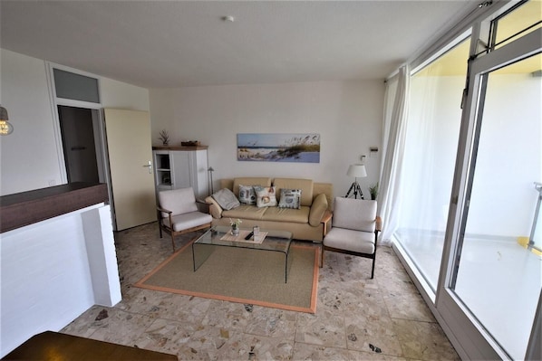 Apartment | Wohnzimmer | Fernseher