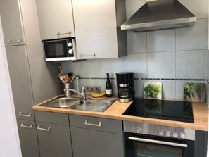 Apartment (Apartment am Kurpark) | Eigene Küche | Kühlschrank