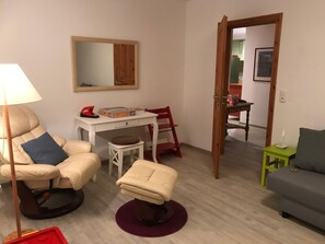 Hus | Stue | Tv, pejs, dvd-afspiller