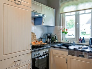 Ferienhaus | Eigene Küche | Kühlschrank, Herdplatte, Geschirrspüler